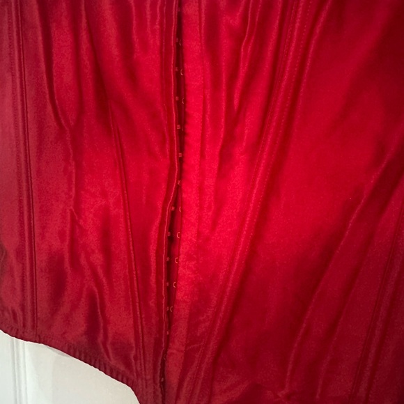 NWT Victoria's Secret Vibrant Red Satin Corset - Picture 3 of 6